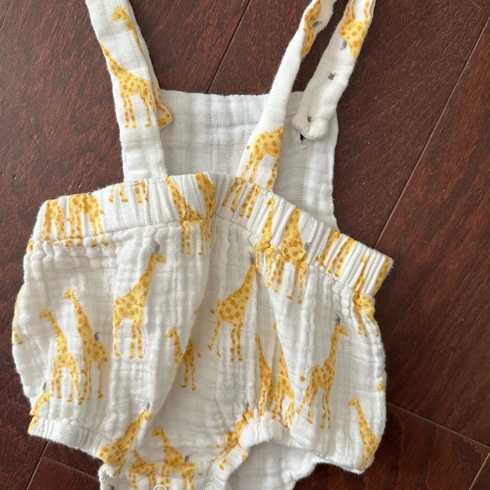 Mudpie giraffe romper - Picture 2 of 2